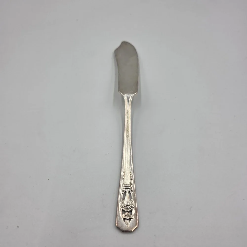 Wallace Classic Harmony House Filigree Silverplate Butter Knife 1937 Silverware‎